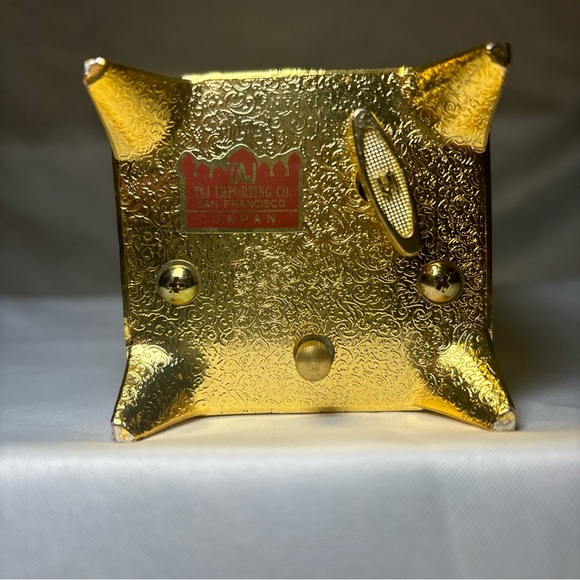 Taj Importing Co Japan White & Gold Enamel Metal Musical Jewelry Box Retail 200$ - Picture 14 of 15